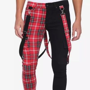 HOT TOPIC 30x30 Black & Red Plaid Cargo Skinny Suspender Jean Pants